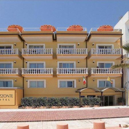 Hotel Orizzonte Letojanni Buitenkant foto