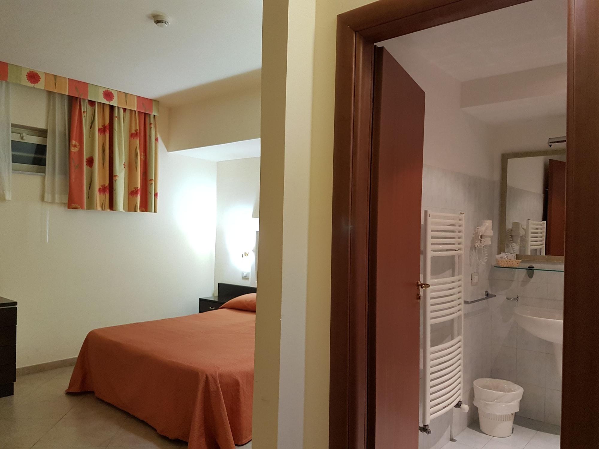 Hotel Orizzonte Letojanni Buitenkant foto