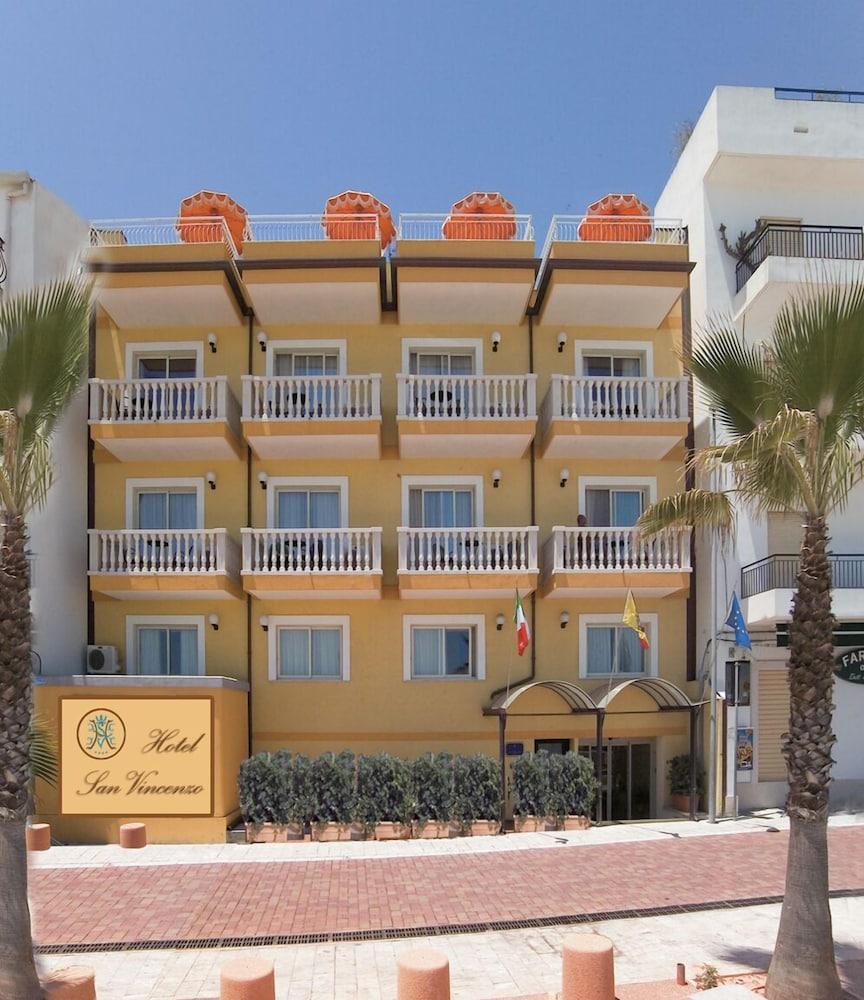 Hotel Orizzonte Letojanni Buitenkant foto