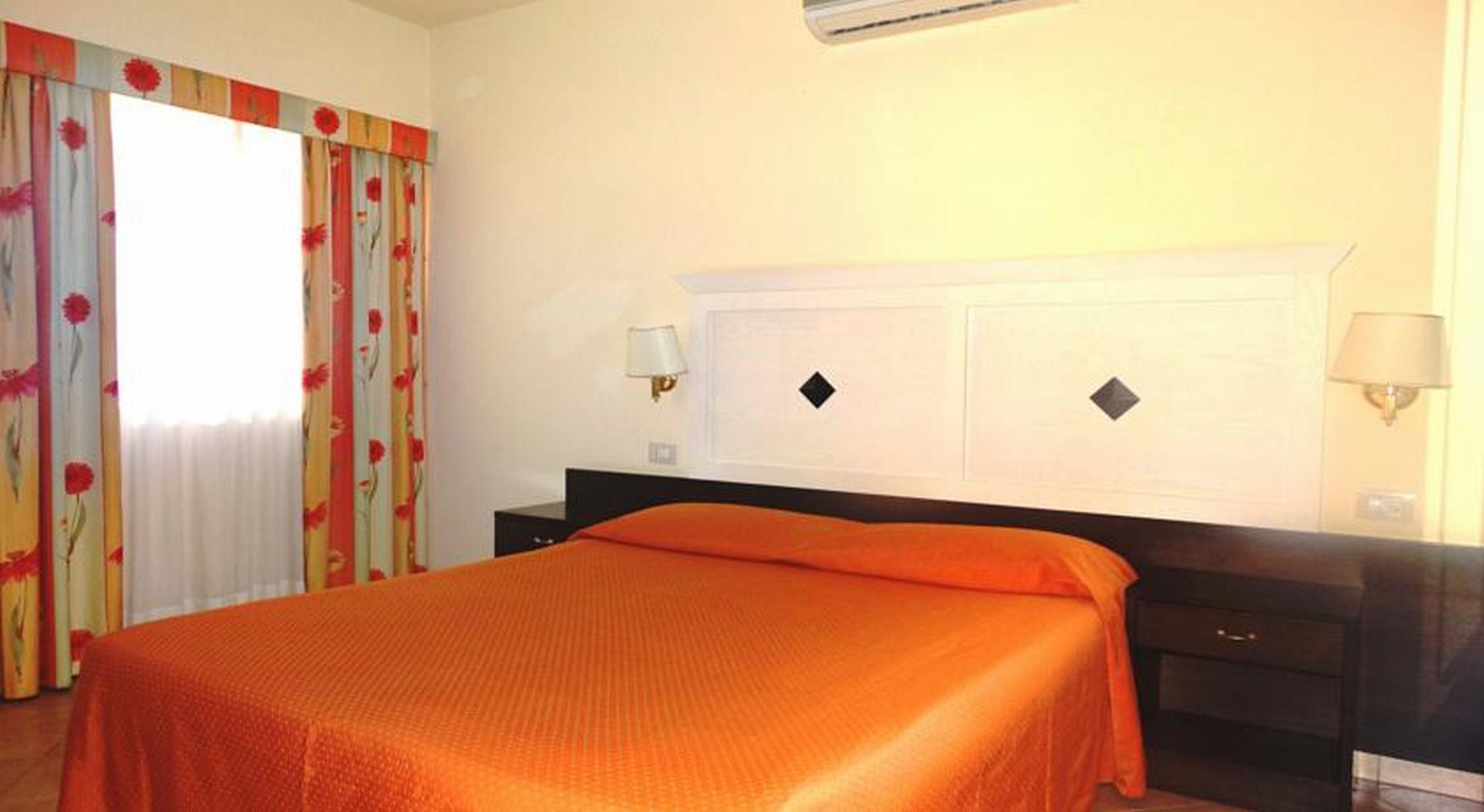 Hotel Orizzonte Letojanni Buitenkant foto