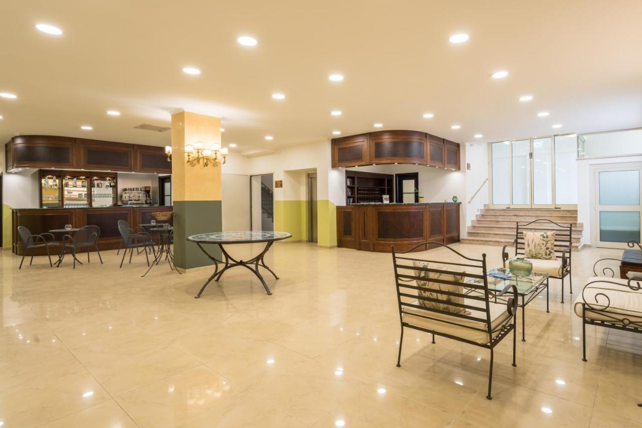 Hotel Orizzonte Letojanni Buitenkant foto