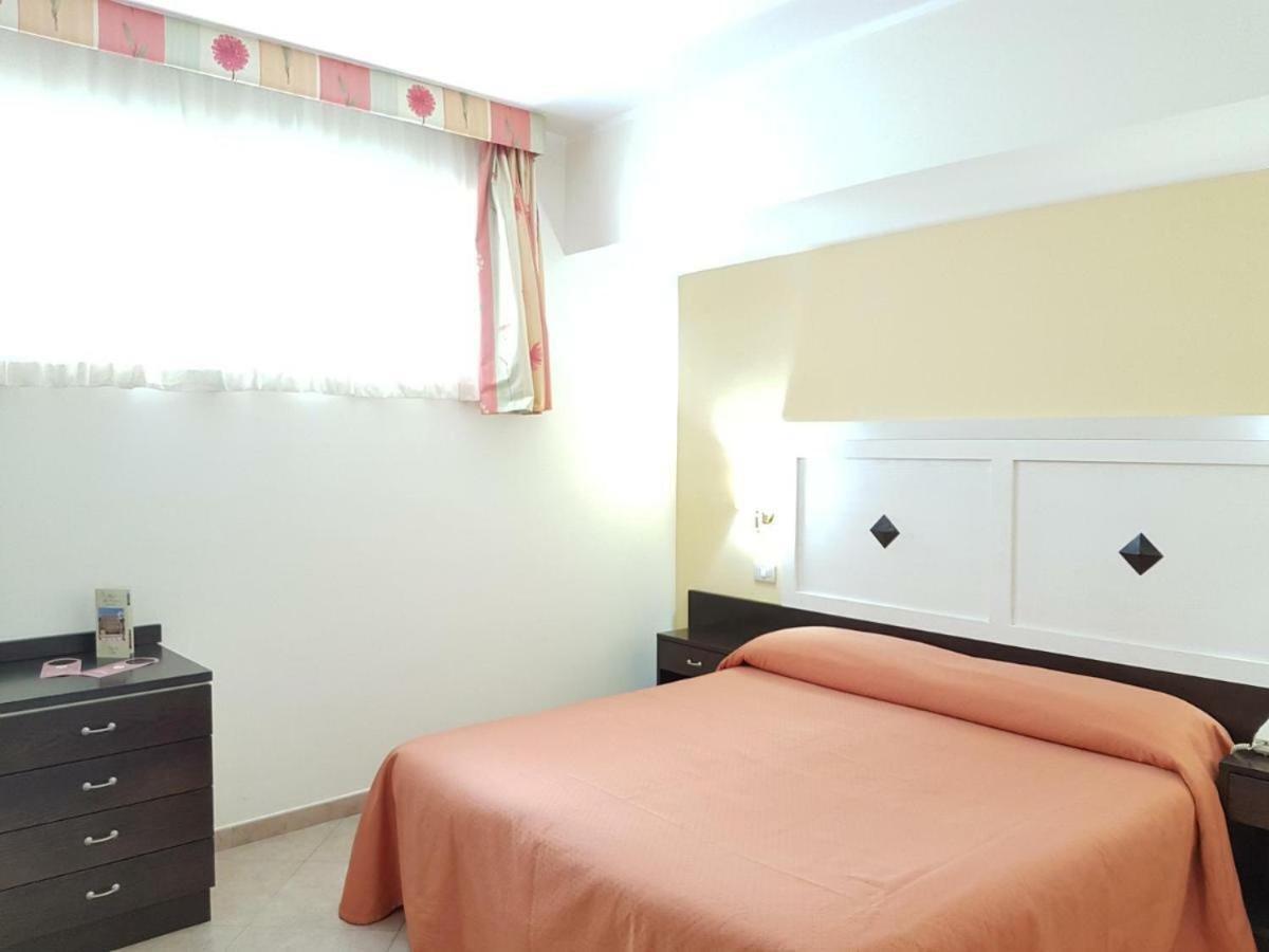 Hotel Orizzonte Letojanni Buitenkant foto