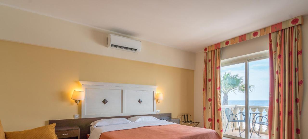 Hotel Orizzonte Letojanni Buitenkant foto