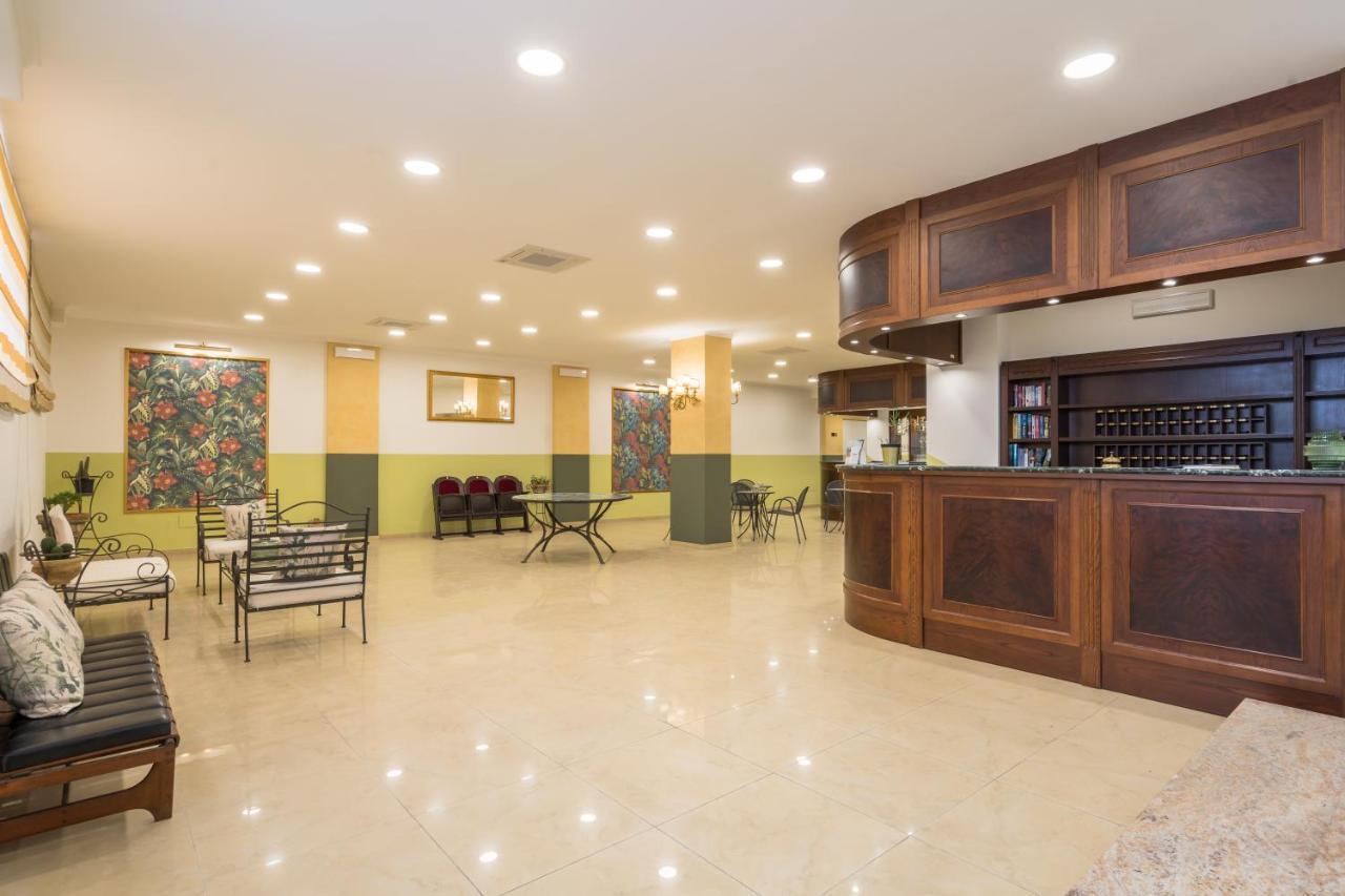 Hotel Orizzonte Letojanni Buitenkant foto