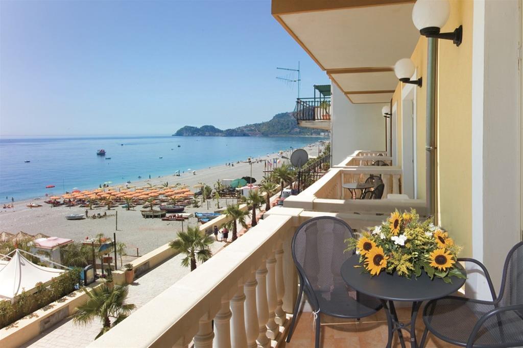 Hotel Orizzonte Letojanni Buitenkant foto